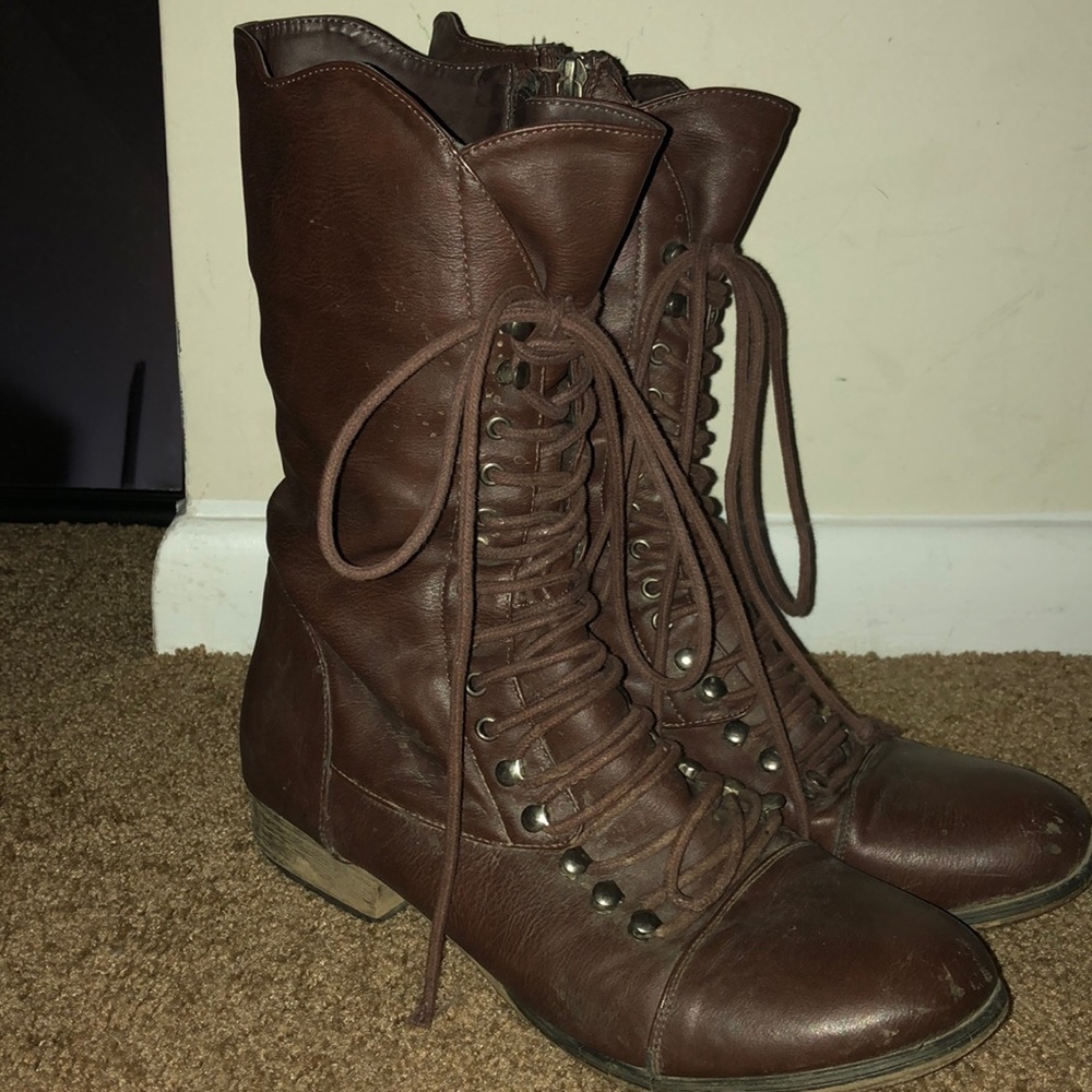 Combat boots